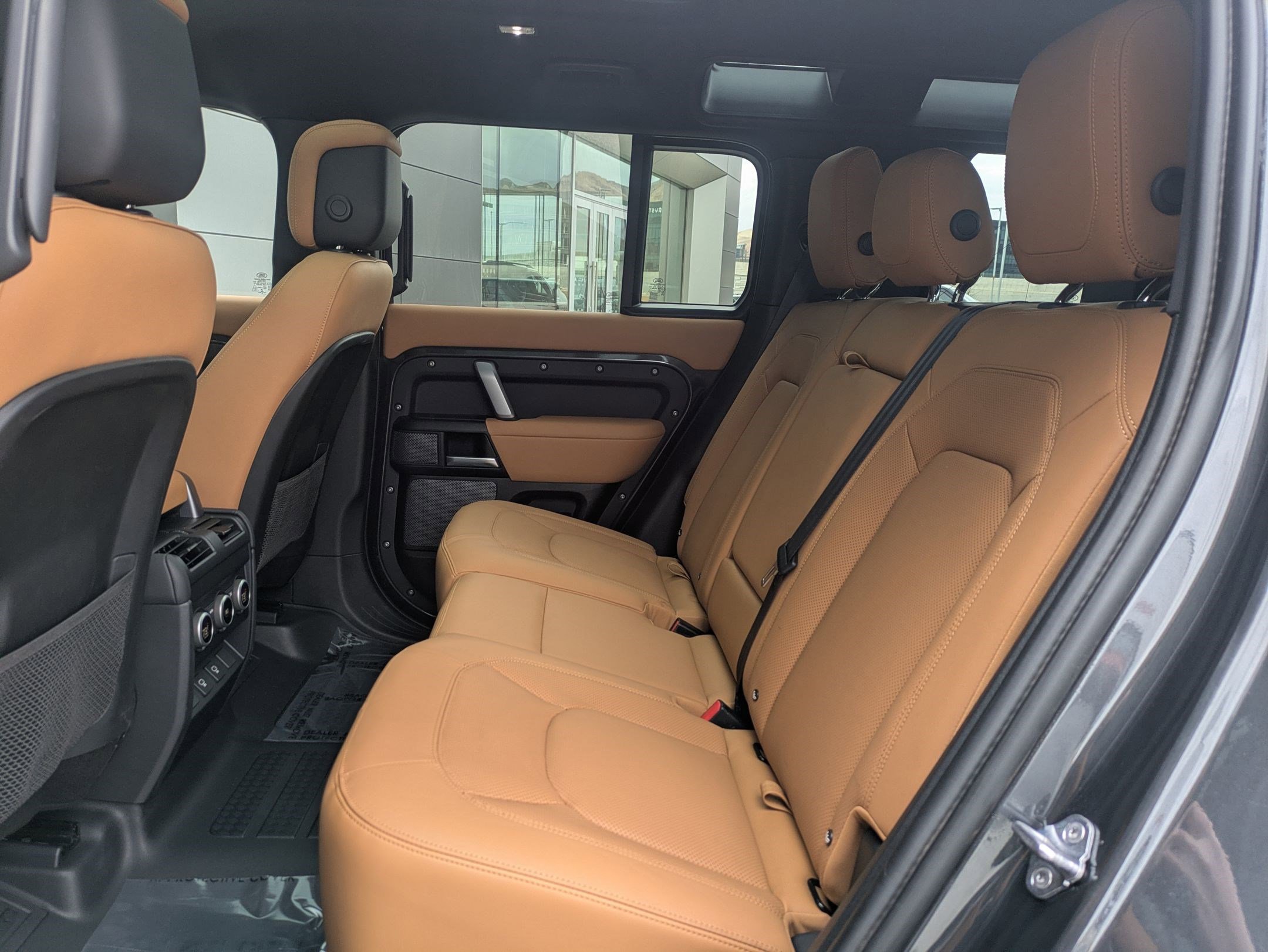 Certified 2023 Land Rover Defender 110 image 27