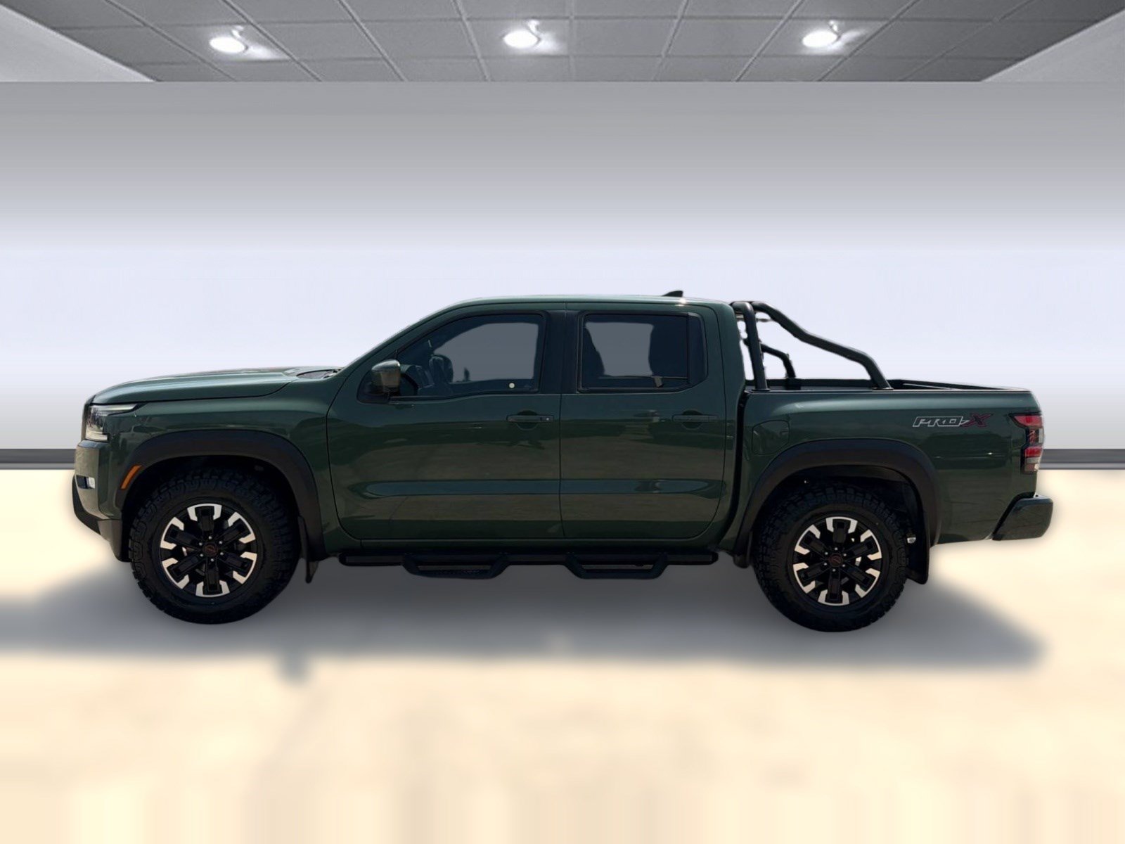 Used 2022 Nissan Frontier Pro-X RWD image 2