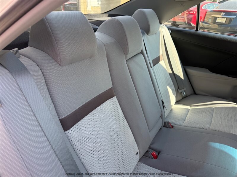 Used 2013 Toyota Camry LE FWD image 16