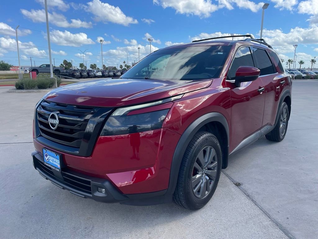 Certified 2024 Nissan Pathfinder SV FWD image 3