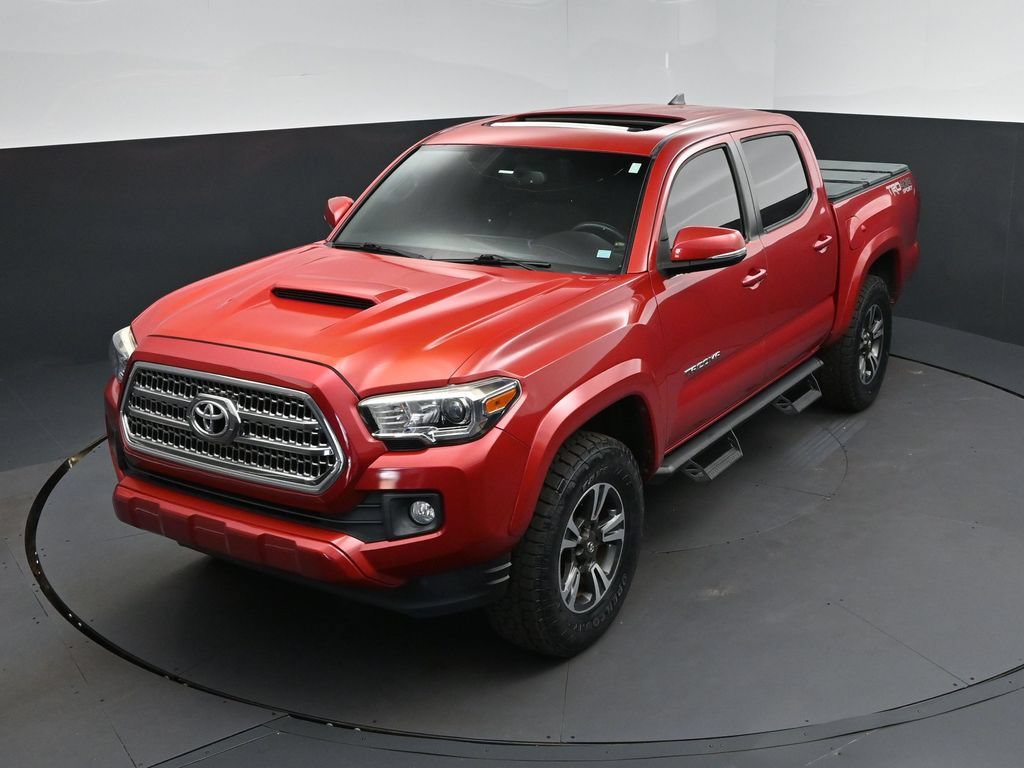 Used 2017 Toyota Tacoma TRD Sport w/ Premium & Technology Package AWD/4WD image 32
