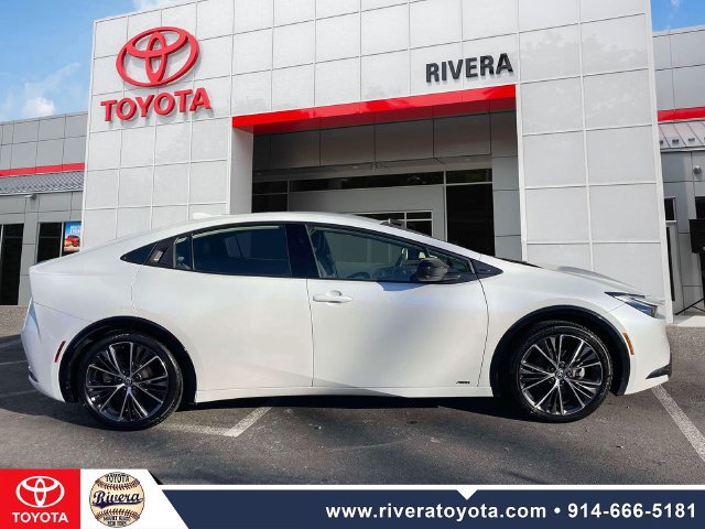 Used 2023 Toyota Prius XLE AWD/4WD image 6