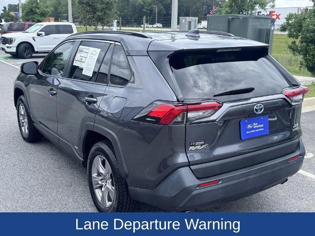 Used 2022 Toyota RAV4 XLE AWD/4WD image 6