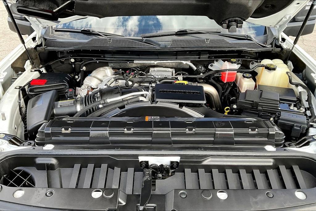 Used 2022 Chevrolet Silverado 3500 LT w/ Convenience Package image 9