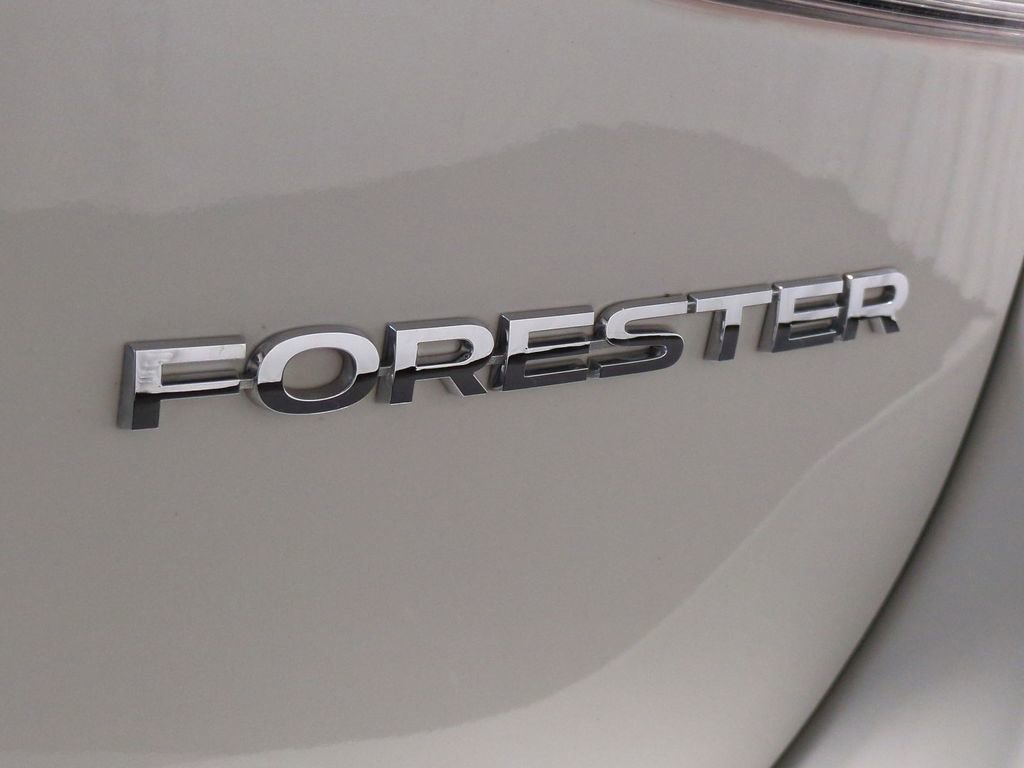 Used 2022 Subaru Forester Limited image 16