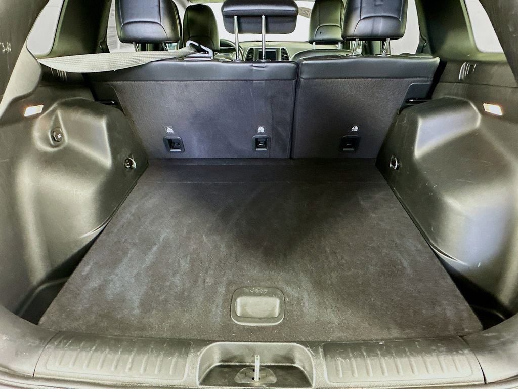 Certified 2021 Jeep Cherokee Latitude Lux image 36