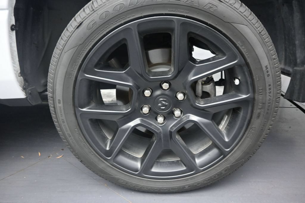 Used 2024 RAM 1500 Laramie AWD/4WD image 10