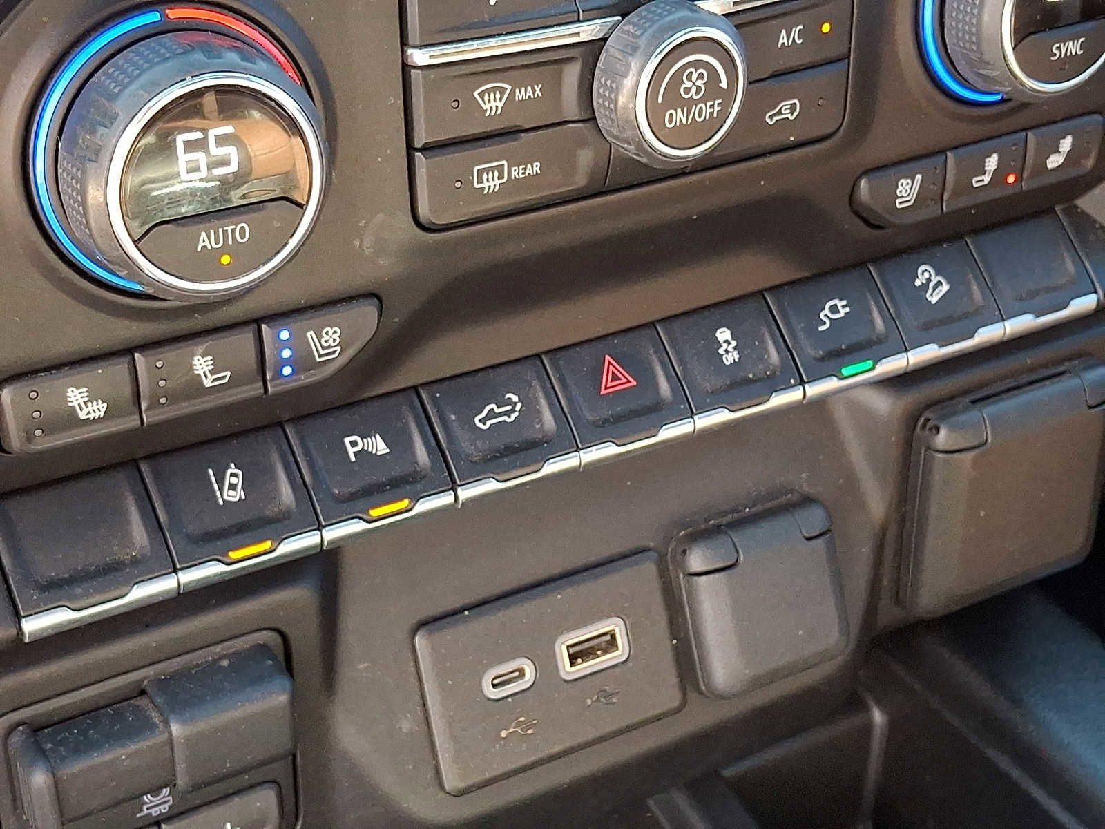 Used 2022 Chevrolet Silverado 2500 High Country w/ Safety Package II image 25