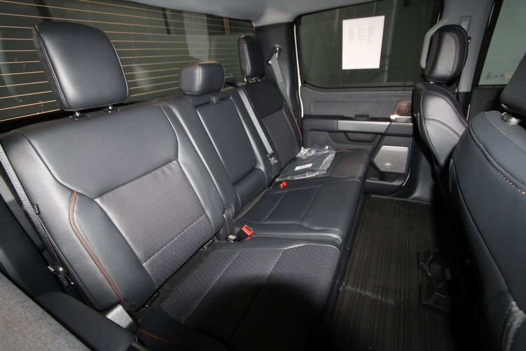 Used 2025 Ford F350 Lariat w/ Black Appearance Package image 27