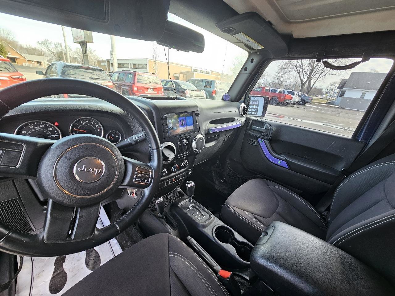 Used 2013 Jeep Wrangler Unlimited Sahara image 17