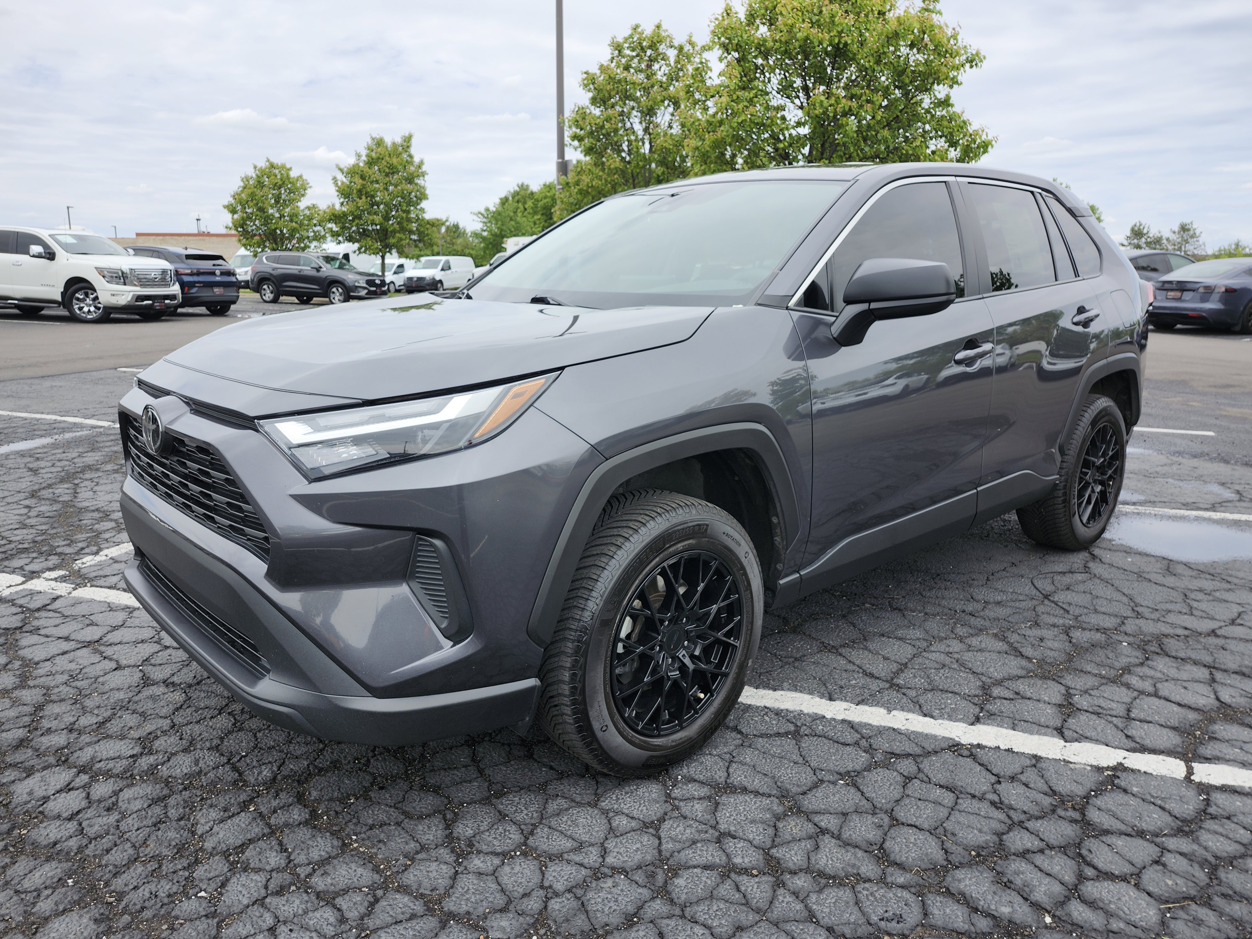 Used 2023 Toyota RAV4 LE FWD image 11