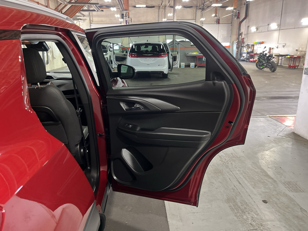 Certified 2023 Chevrolet TrailBlazer LT FWD image 29