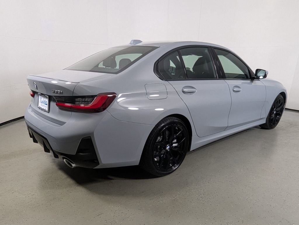 Used 2026 BMW 330i xDrive Sedan AWD/4WD image 7