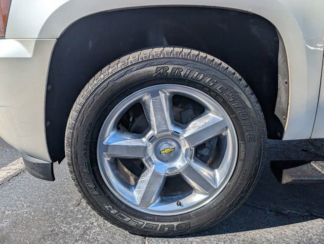 Used 2012 Chevrolet Avalanche LTZ image 6