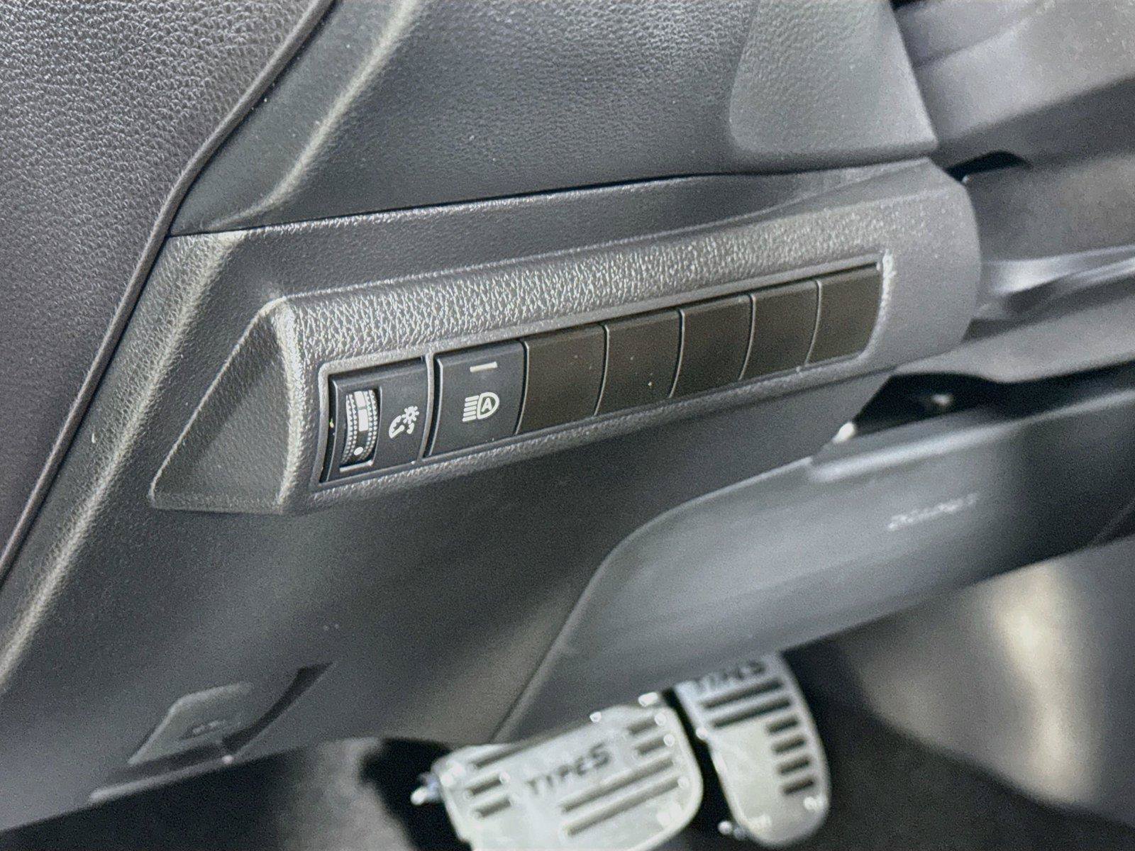 Certified 2026 Toyota Corolla SE w/ SE Package FWD image 14