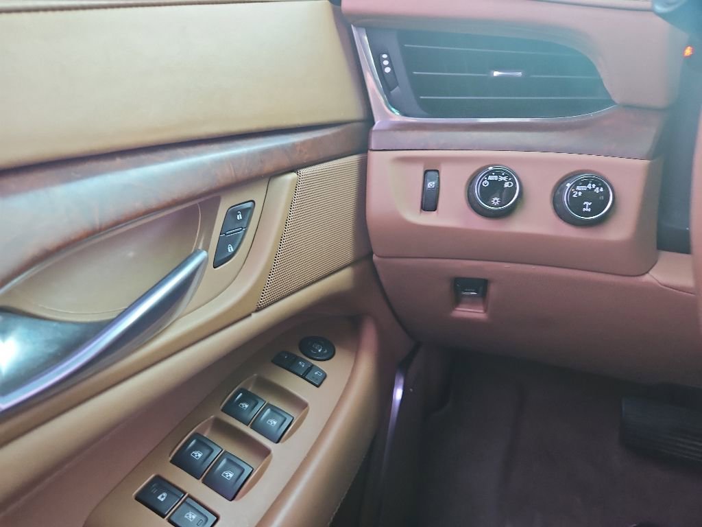 Used 2017 Cadillac Escalade Platinum AWD/4WD image 21