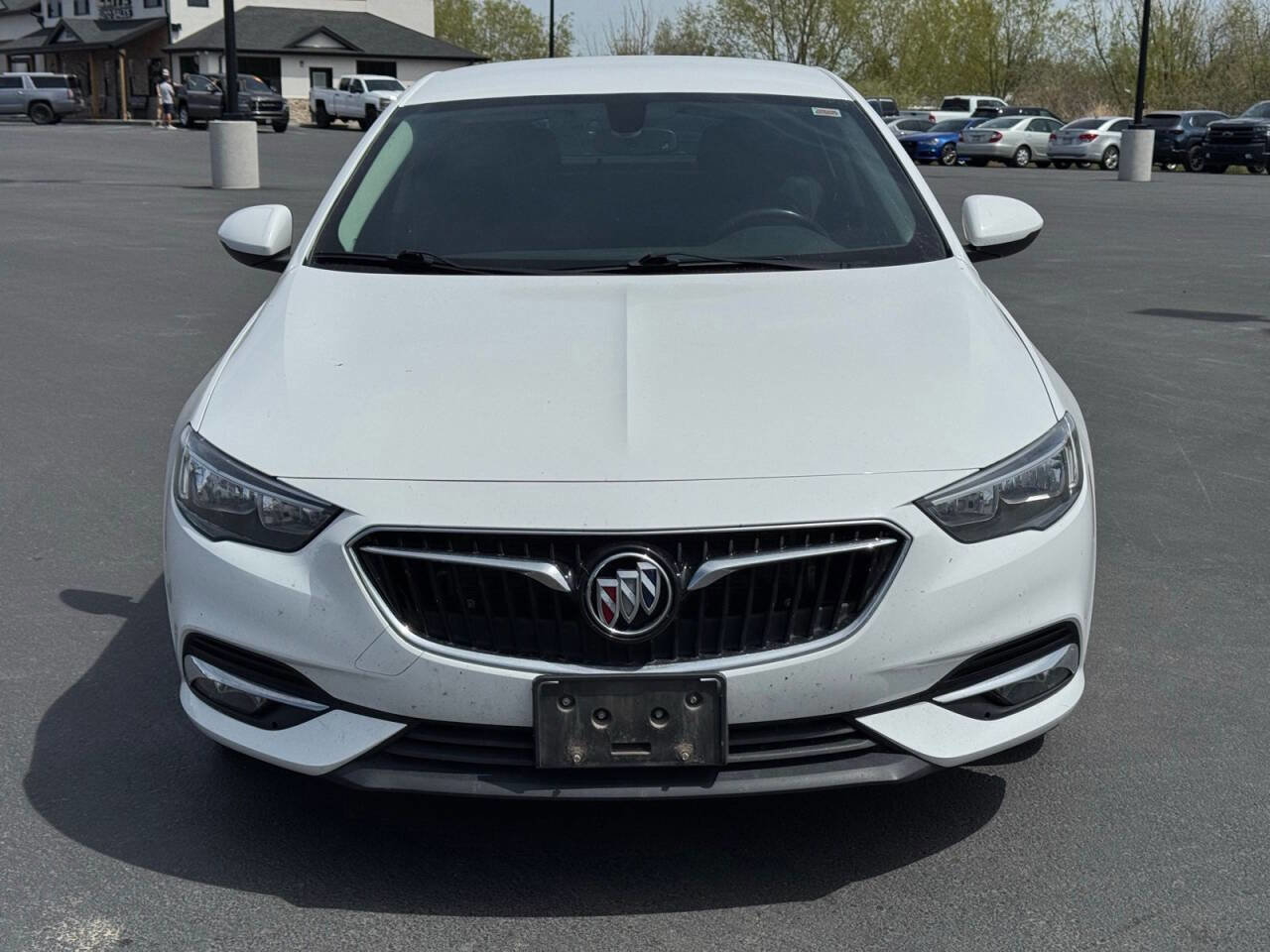Used 2018 Buick Regal Preferred w/ Sights and Sounds Package AWD/4WD image 2