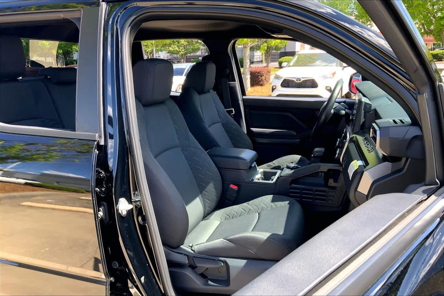 Used 2024 Toyota Tacoma SR5 AWD/4WD image 9