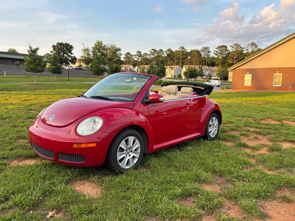 Used 2009 Volkswagen Beetle S image 1