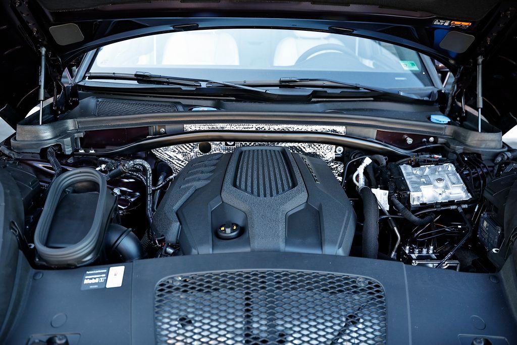 New 2026 Porsche Macan image 32