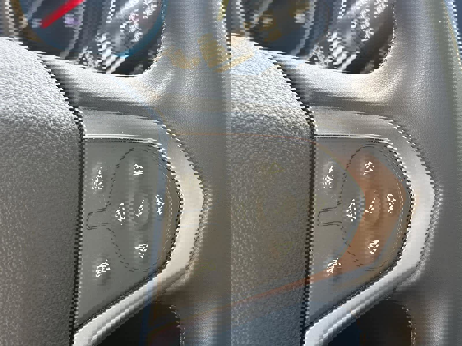 Used 2023 Chevrolet Traverse LT image 26