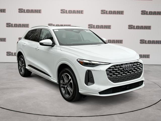 Certified 2025 Audi Q5 Premium w/ Convenience Package image 7