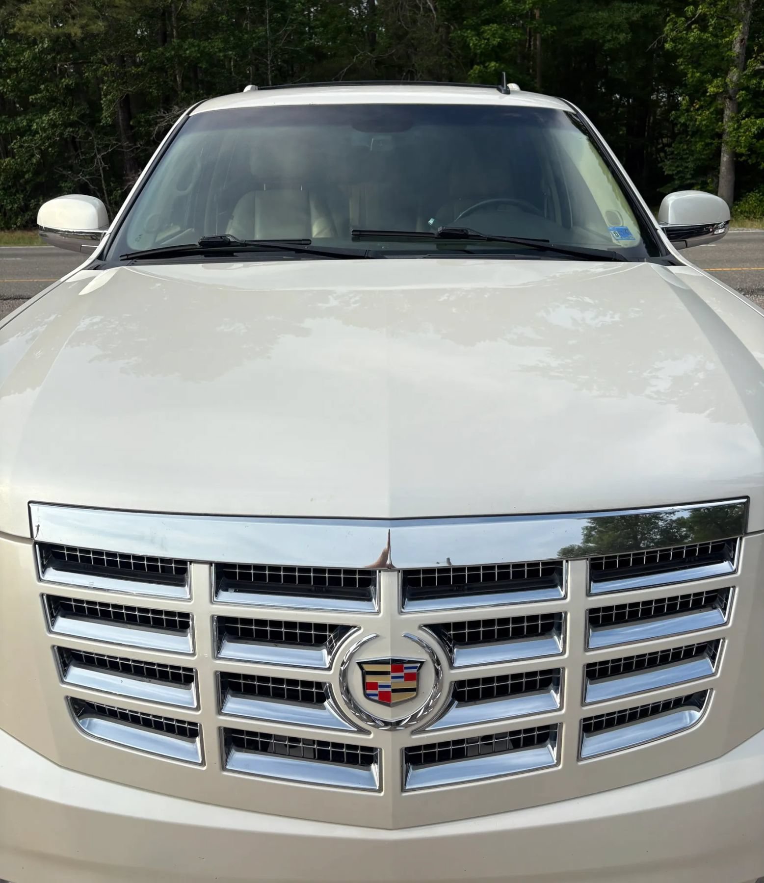 Used 2011 Cadillac Escalade Premium AWD/4WD image 10