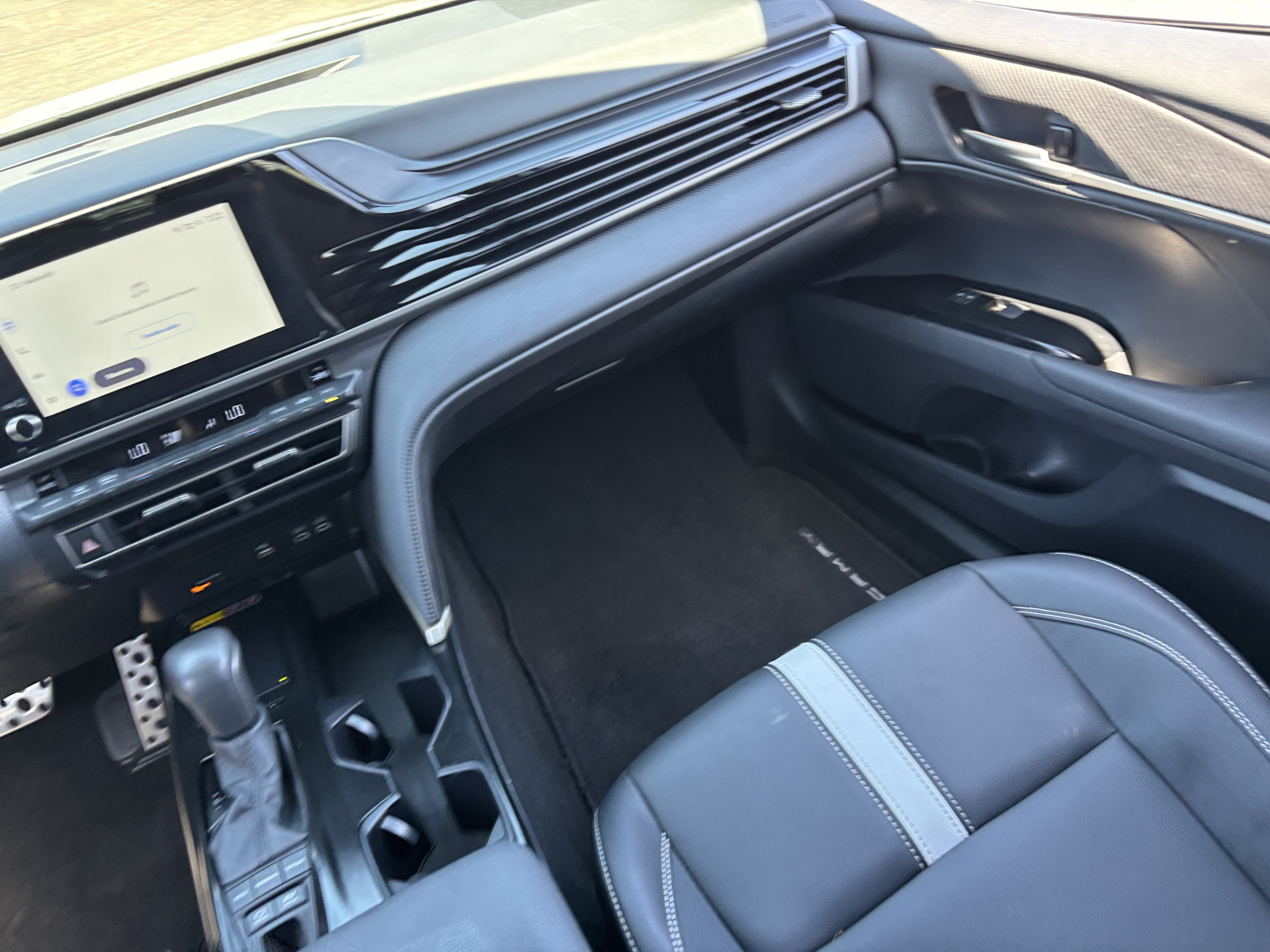 Used 2026 Toyota Camry SE w/ Convenience Package FWD image 15