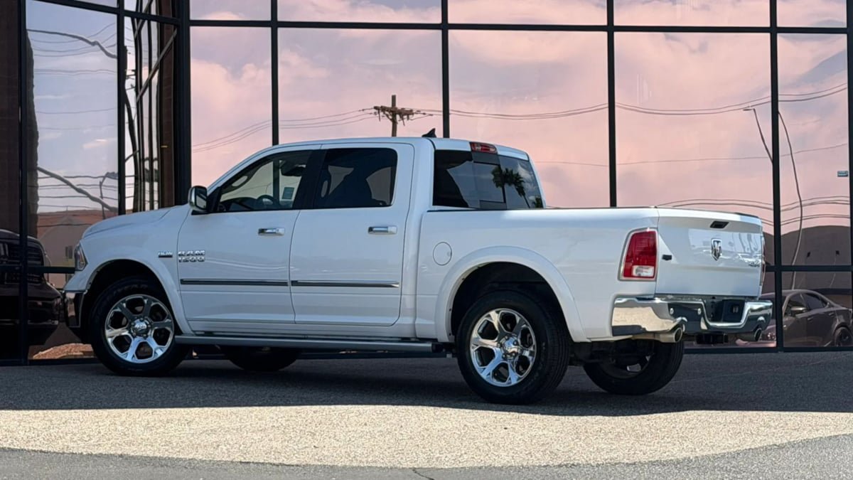 Used 2016 RAM 1500 Laramie w/ Convenience Group AWD/4WD image 8