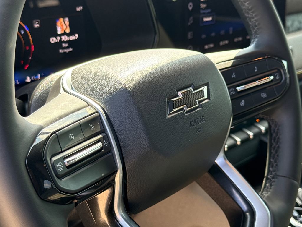 Used 2025 Chevrolet Colorado ZR2 w/ Technology Package AWD/4WD image 29