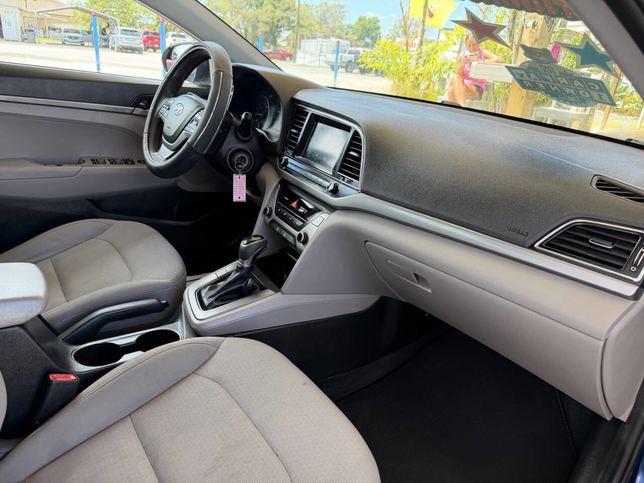 Used 2018 Hyundai Elantra SE w/ SE Connectivity Package 04 FWD image 19