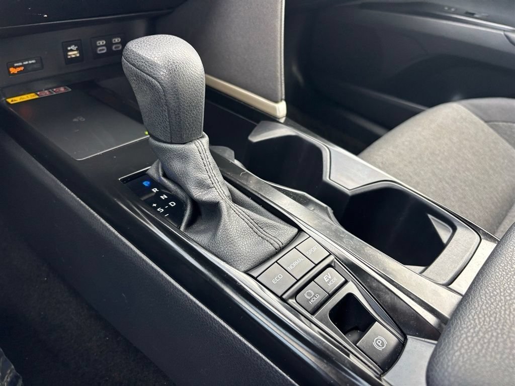 Used 2025 Toyota Camry LE FWD image 23