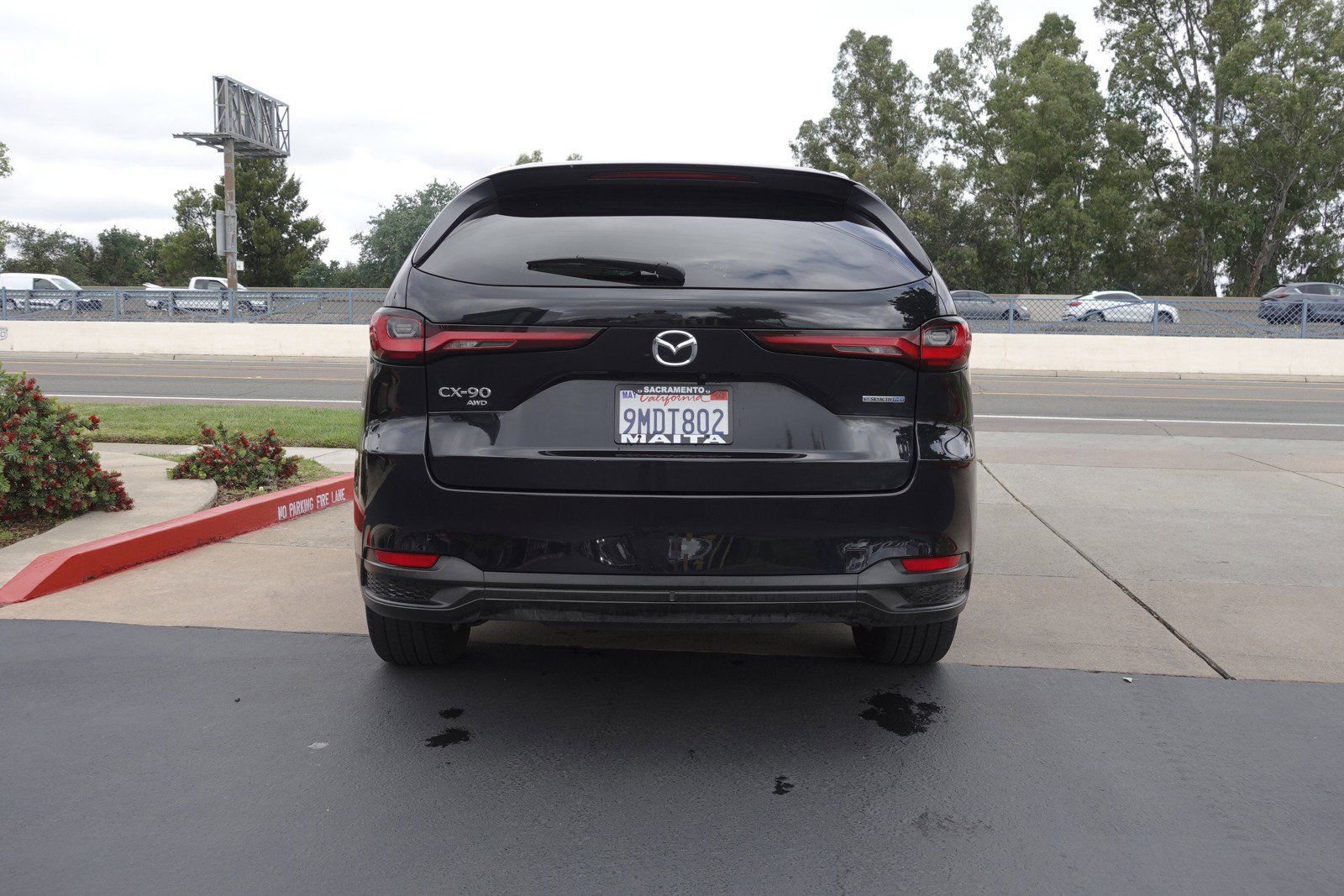 Certified 2024 MAZDA CX-90 Plug-In Hybrid w/ Preferred AWD/4WD image 8