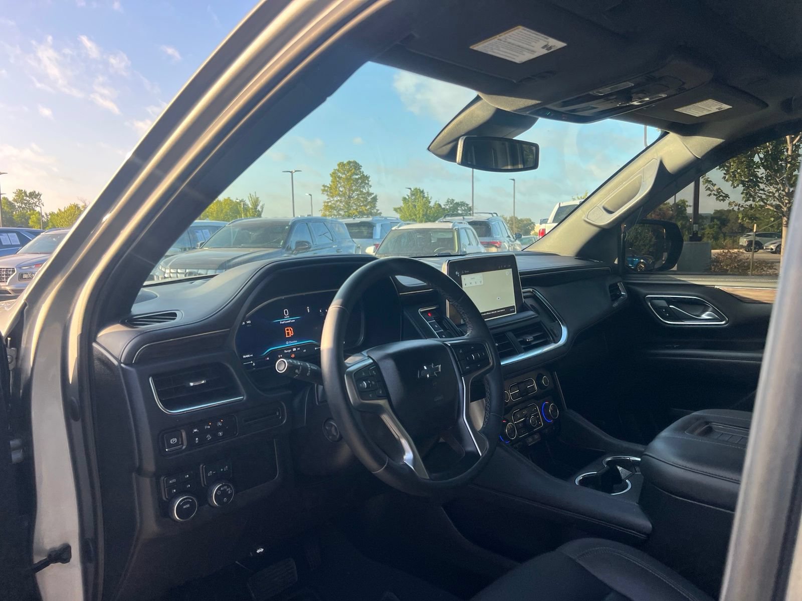 Used 2023 Chevrolet Tahoe Z71 w/ Luxury Package AWD/4WD image 26