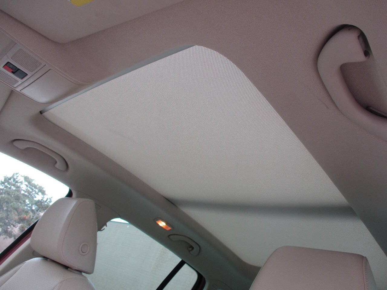 Used 2016 Volkswagen Tiguan SE image 36