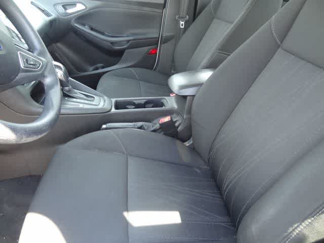 Used 2016 Ford Focus SE FWD image 10