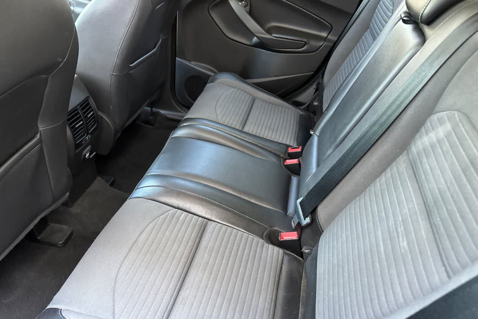 Used 2018 Ford Escape SE w/ SE Sport Appearance Package FWD image 5