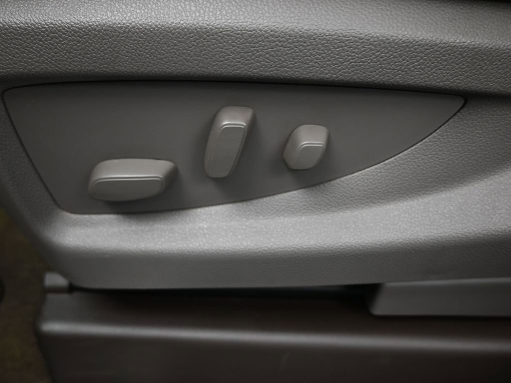 Used 2018 GMC Yukon Denali w/ Open Road Package image 31