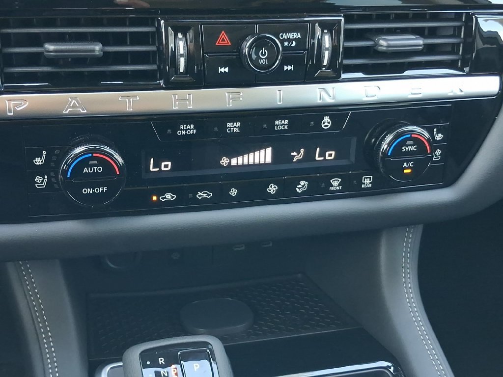 New 2026 Nissan Pathfinder Platinum FWD image 5