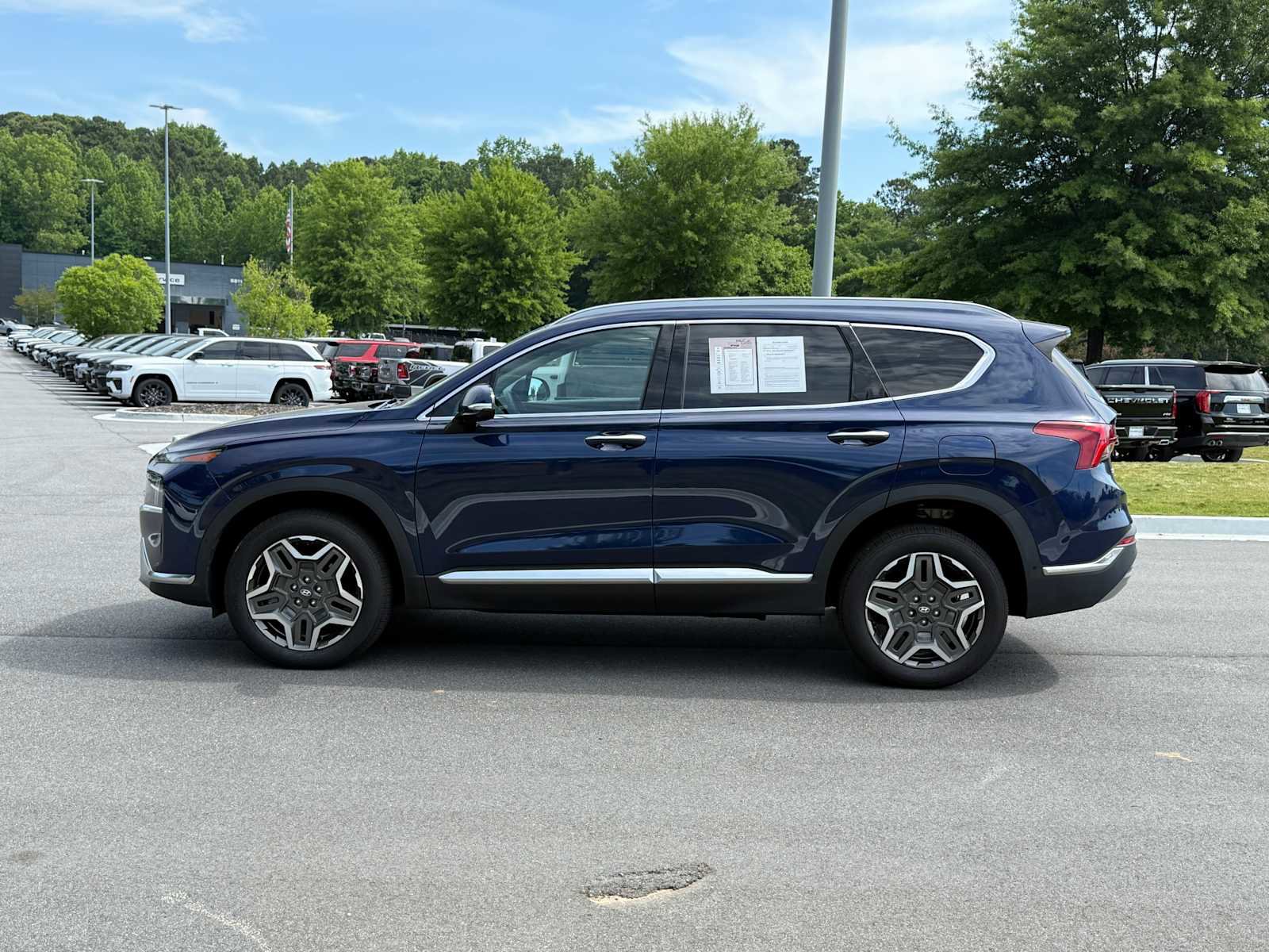 Used 2023 Hyundai Santa Fe Limited AWD/4WD image 2