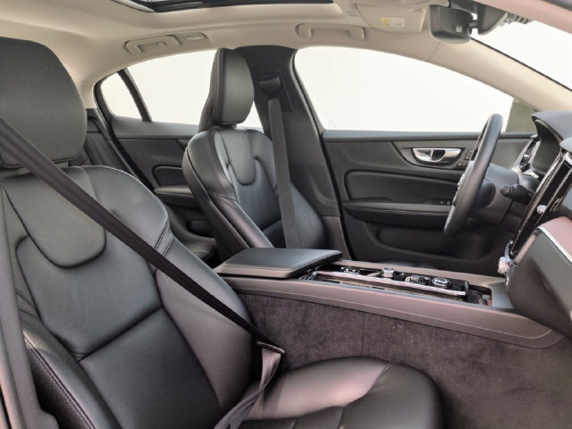 Used 2023 Volvo S60 B5 Plus w/ Climate Package FWD image 30