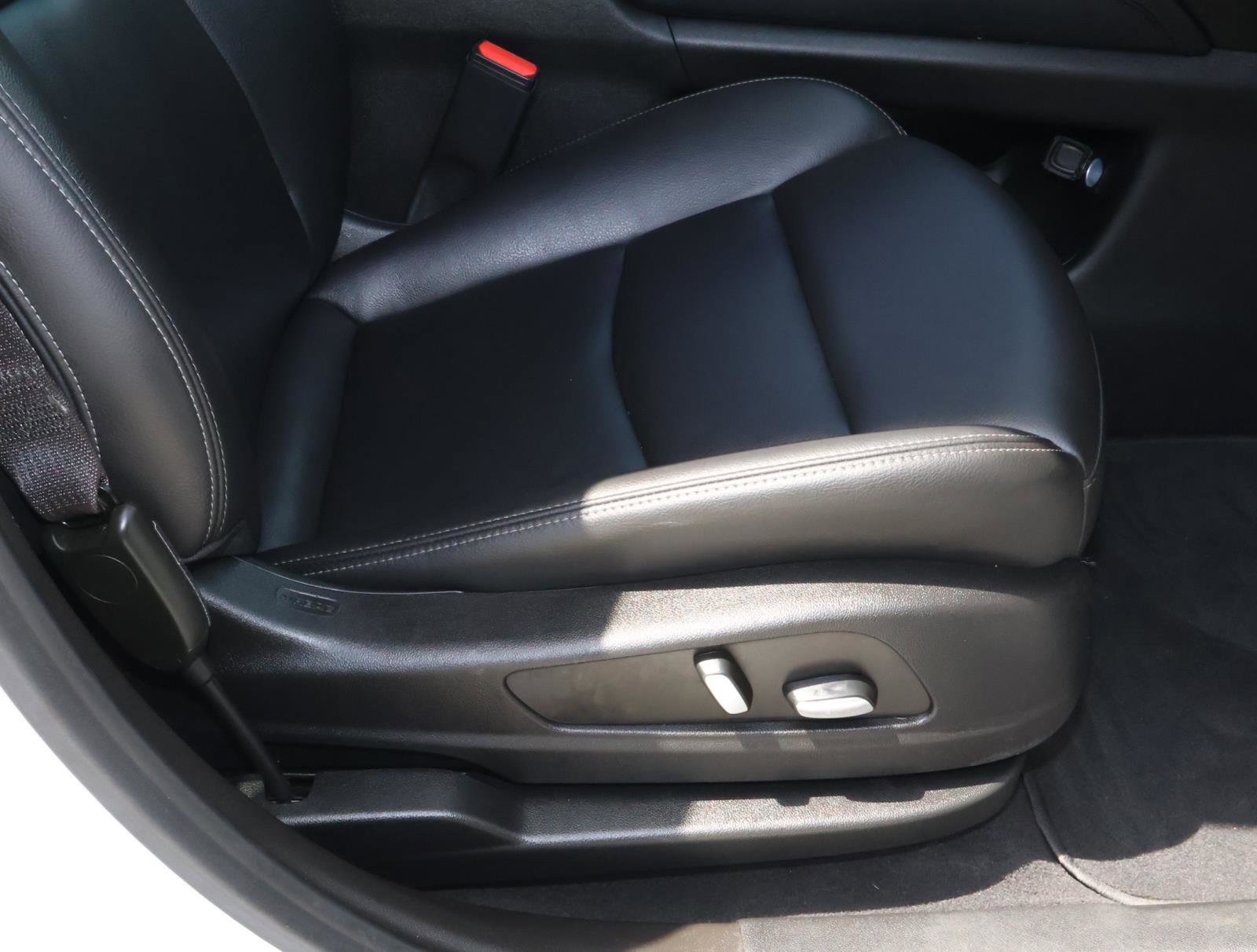 Certified 2023 Cadillac XT6 Luxury FWD image 23