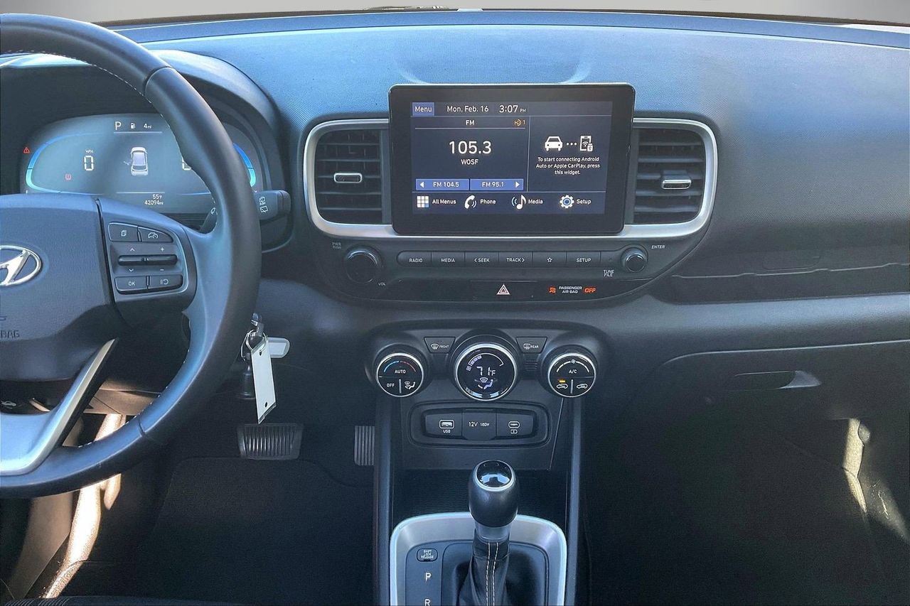 Used 2023 Hyundai Venue SEL w/ Cargo Package image 12