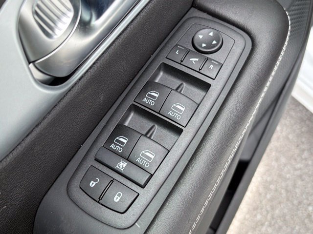 New 2026 Chrysler Pacifica Limited FWD image 13