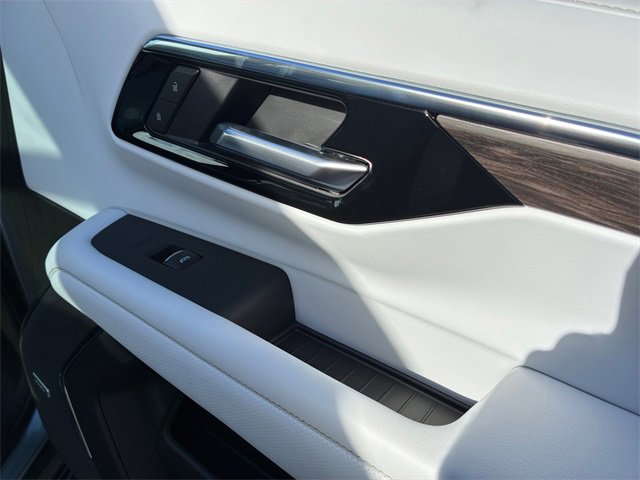 New 2025 Chevrolet Suburban Premier image 14