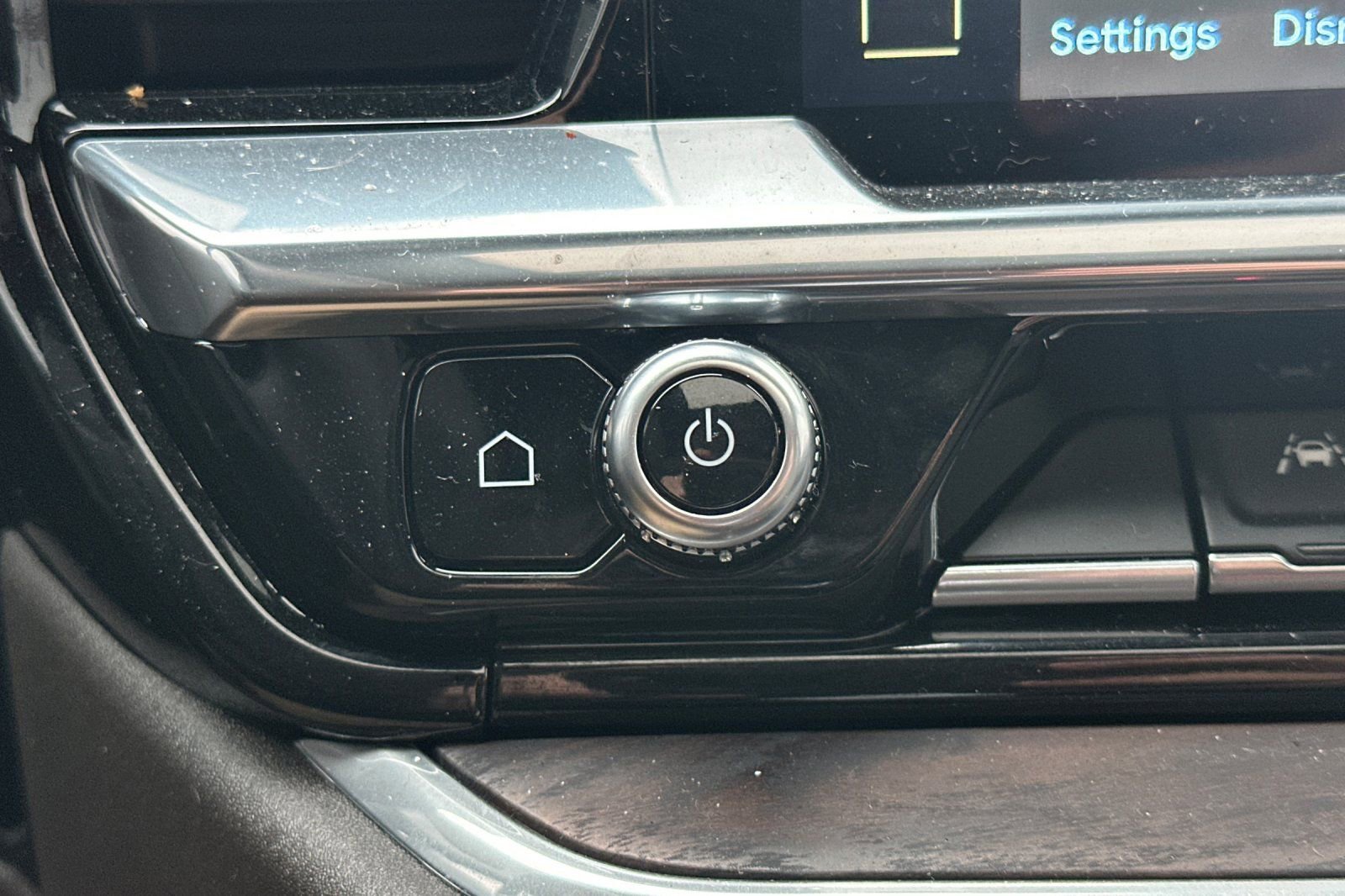 Used 2025 GMC Sierra 1500 SLT w/ SLT Premium Plus Package image 31