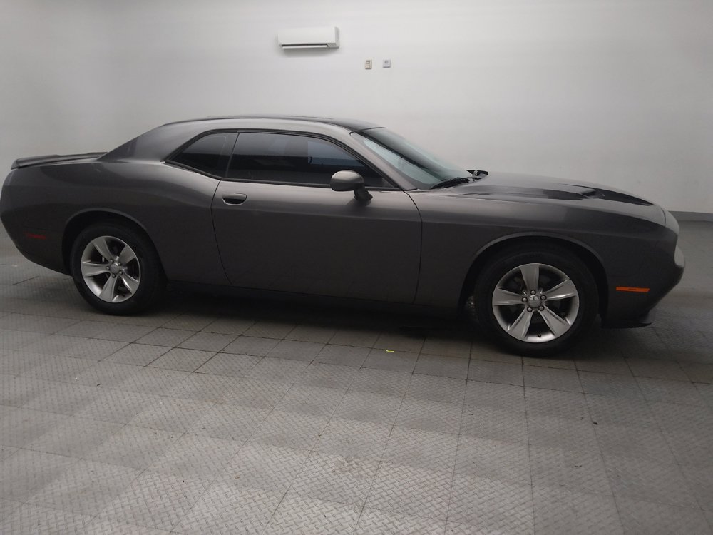 Used 2018 Dodge Challenger SXT RWD image 11