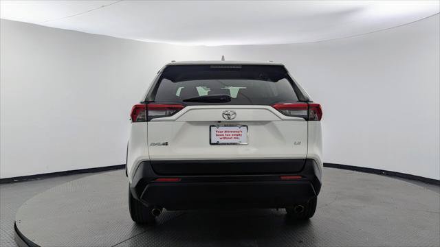 Used 2019 Toyota RAV4 LE FWD image 7