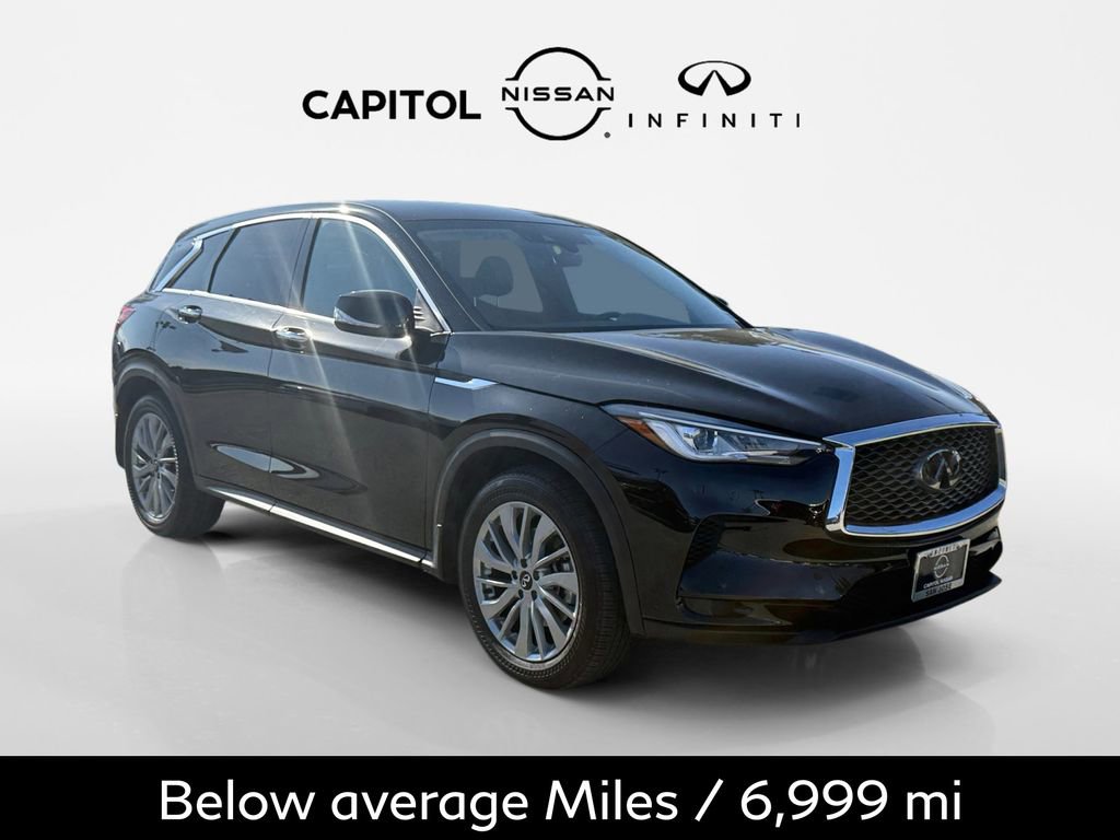 Used 2025 INFINITI QX50 Pure image 3