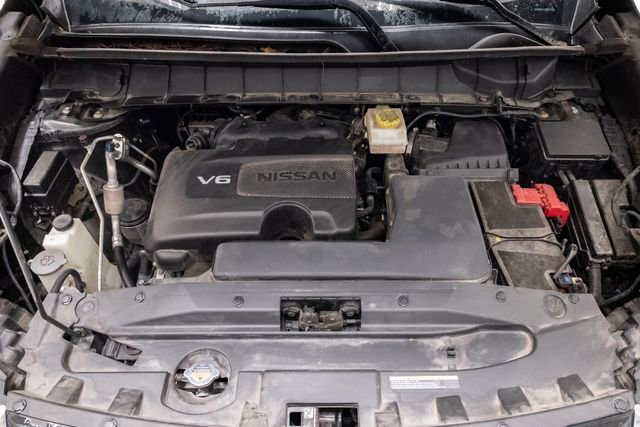 Used 2022 Nissan Pathfinder SV w/ SV Premium Package FWD image 3